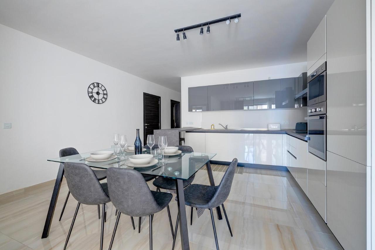 Chic 2Br Apartment, Ideal Location Ta Xbiex Bagian luar foto