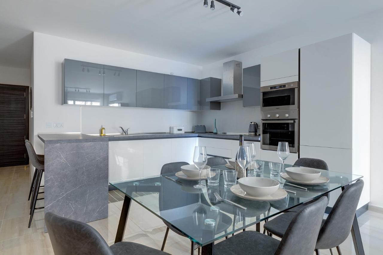 Chic 2Br Apartment, Ideal Location Ta Xbiex Bagian luar foto