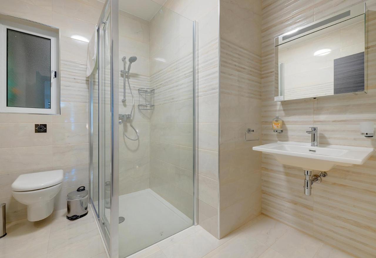 Chic 2Br Apartment, Ideal Location Ta Xbiex Bagian luar foto