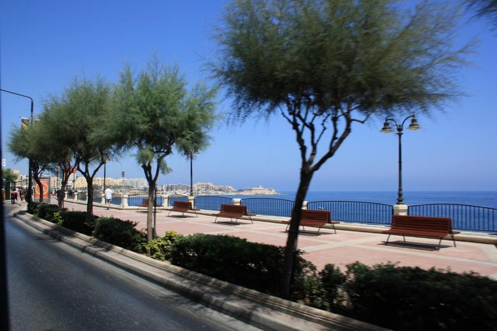 Chic 2Br Apartment, Ideal Location Ta Xbiex Bagian luar foto